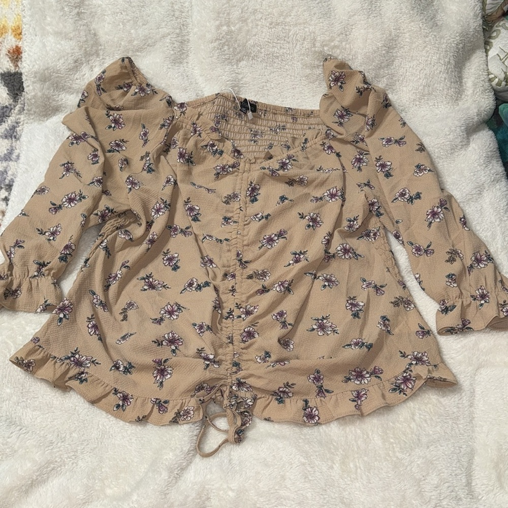 Zenobia FLORAL RUFFLE BLOUSE - Picture 4 of 10